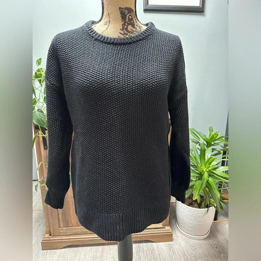 Old Navy sweater, size XS. Tunic length. - Picture 1 of 3